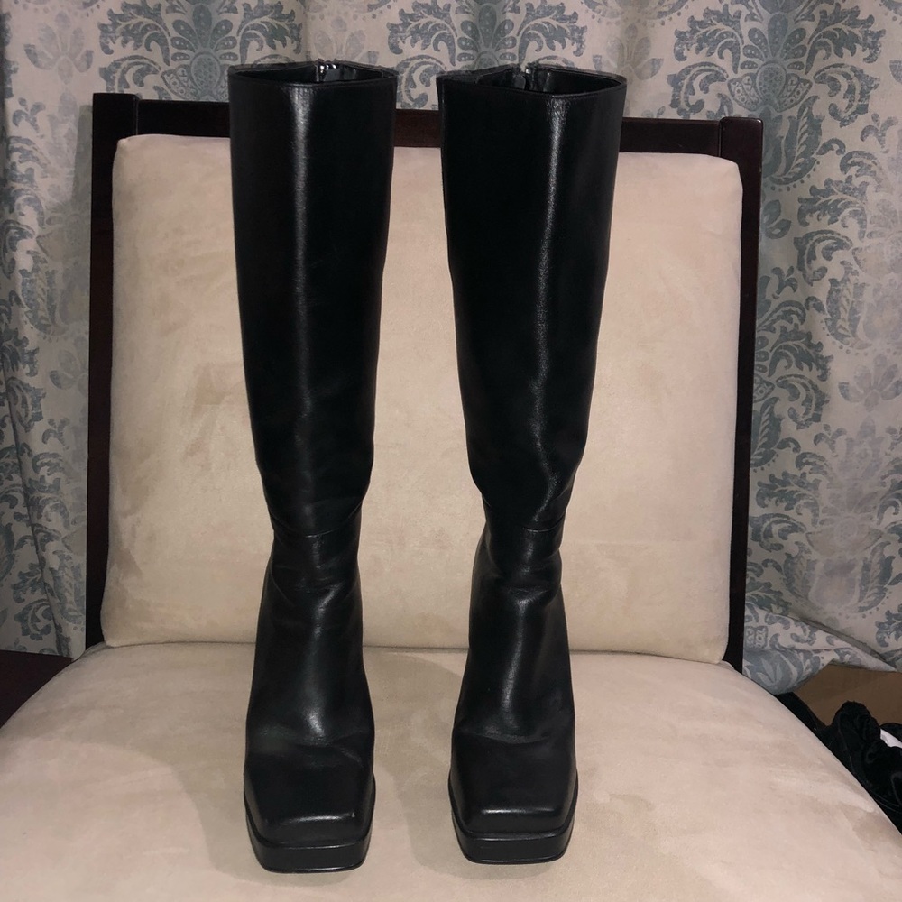 Baker high knee black leather boots size 9M
